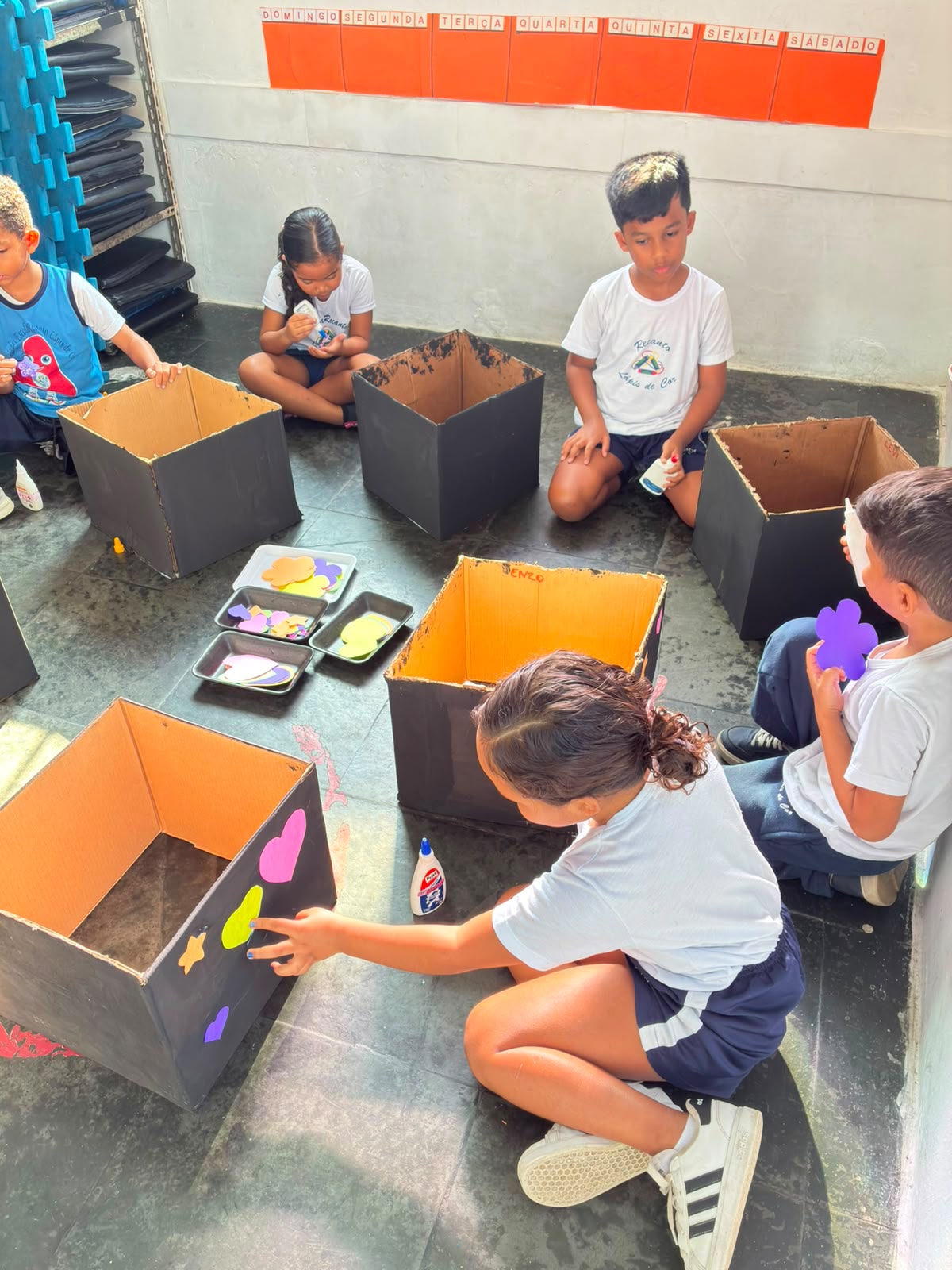 Experiência coletiva de descoberta na Escola Recanto Lápis de Cor — registro 1