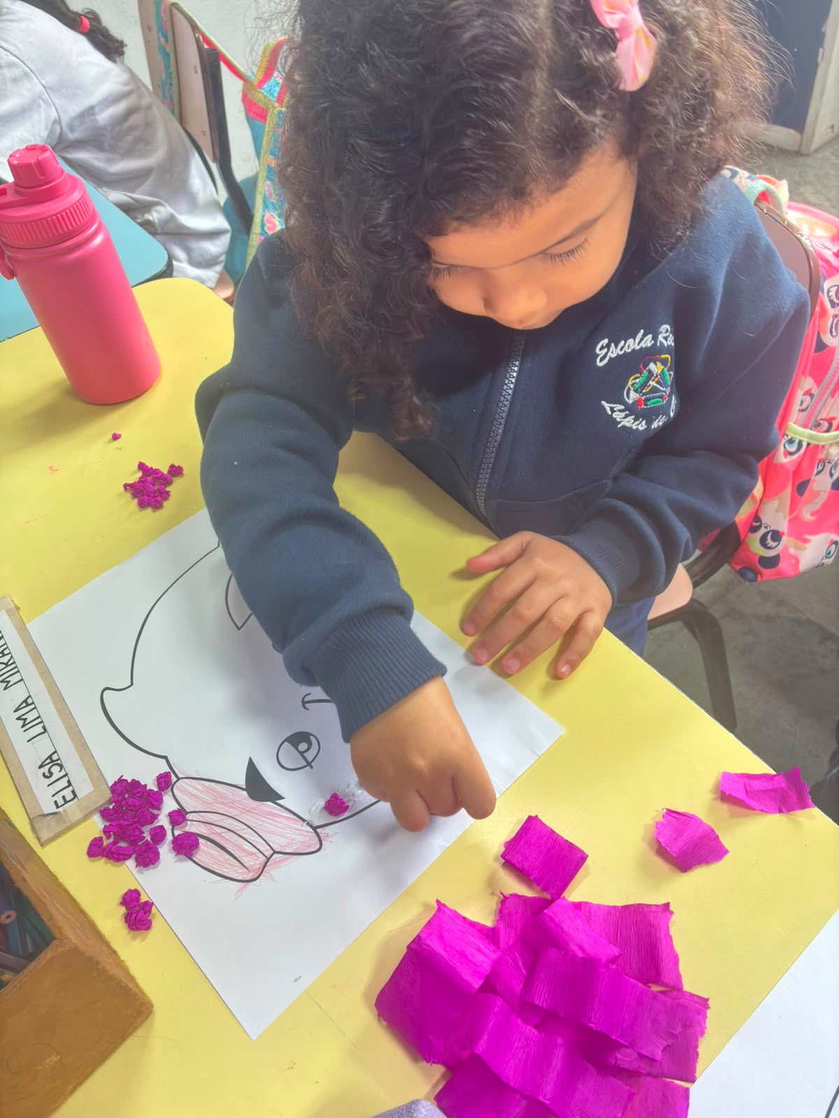 Atividade de arte e criatividade na Escola Recanto Lápis de Cor — registro 14
